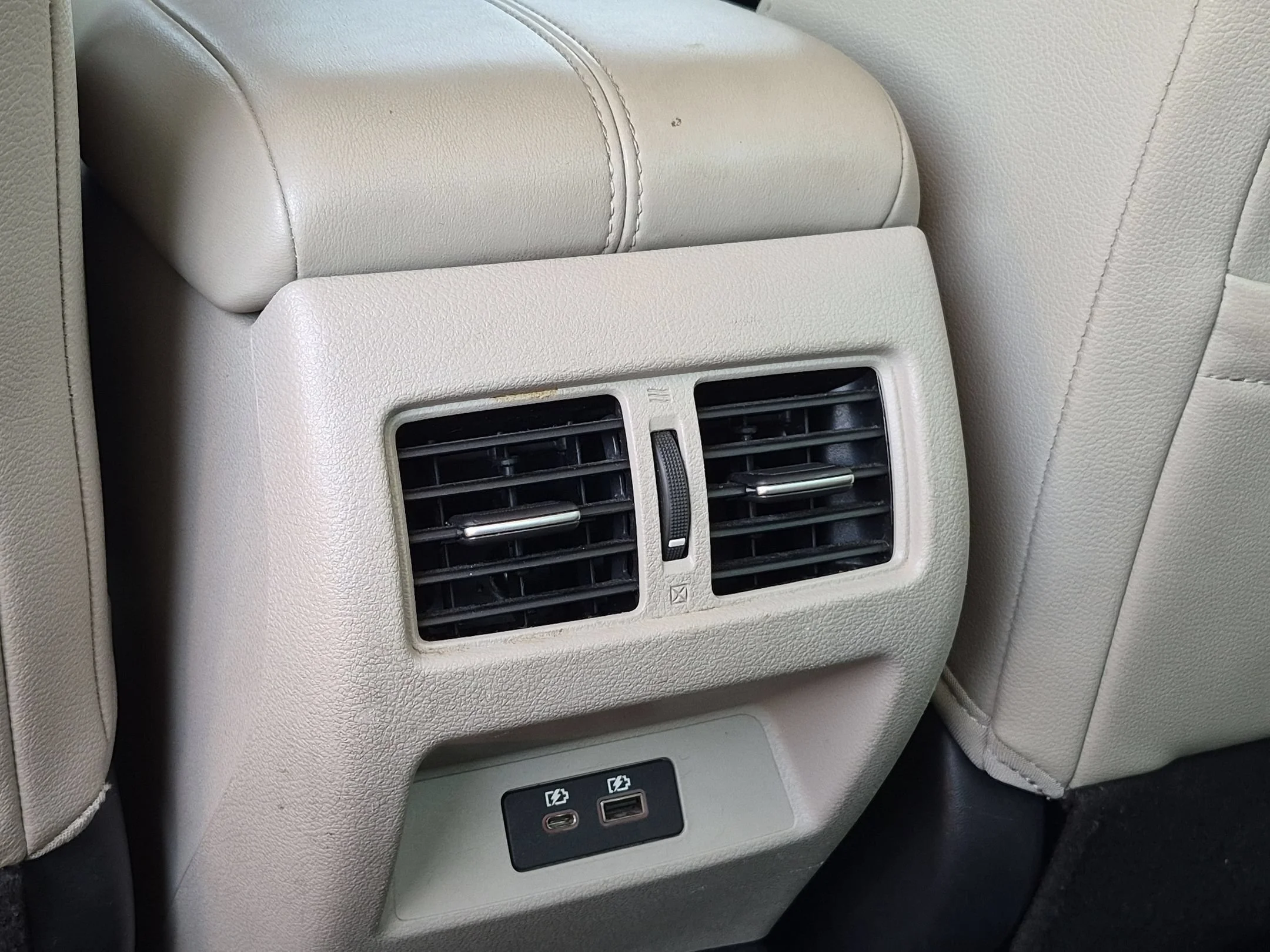 Used 2019 White Nissan 2.5 Platinum image 23