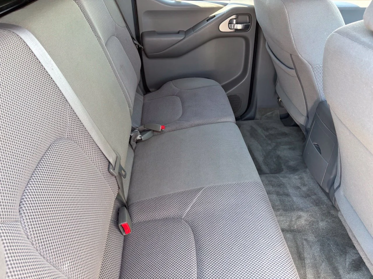 Used 2018 Brilliant Silver Nissan SV image 13