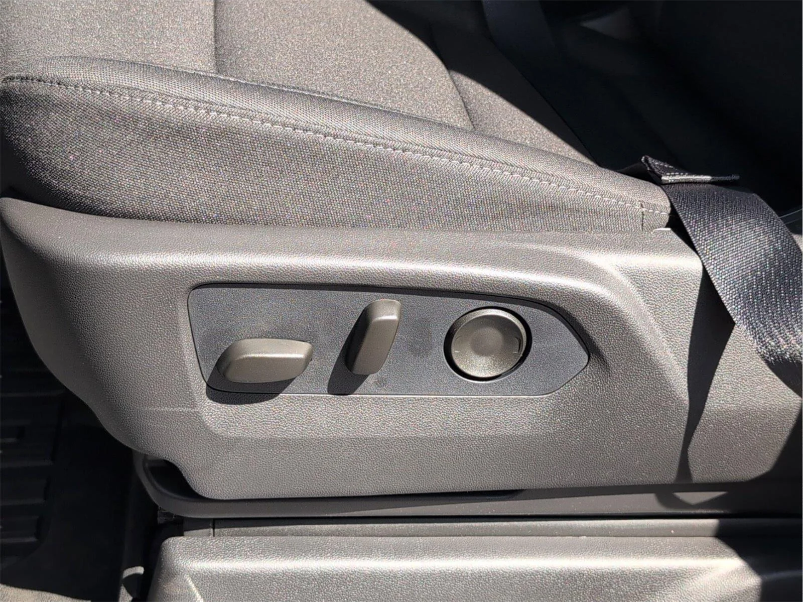 New 2026 Onyx Black GMC Elevation image 27