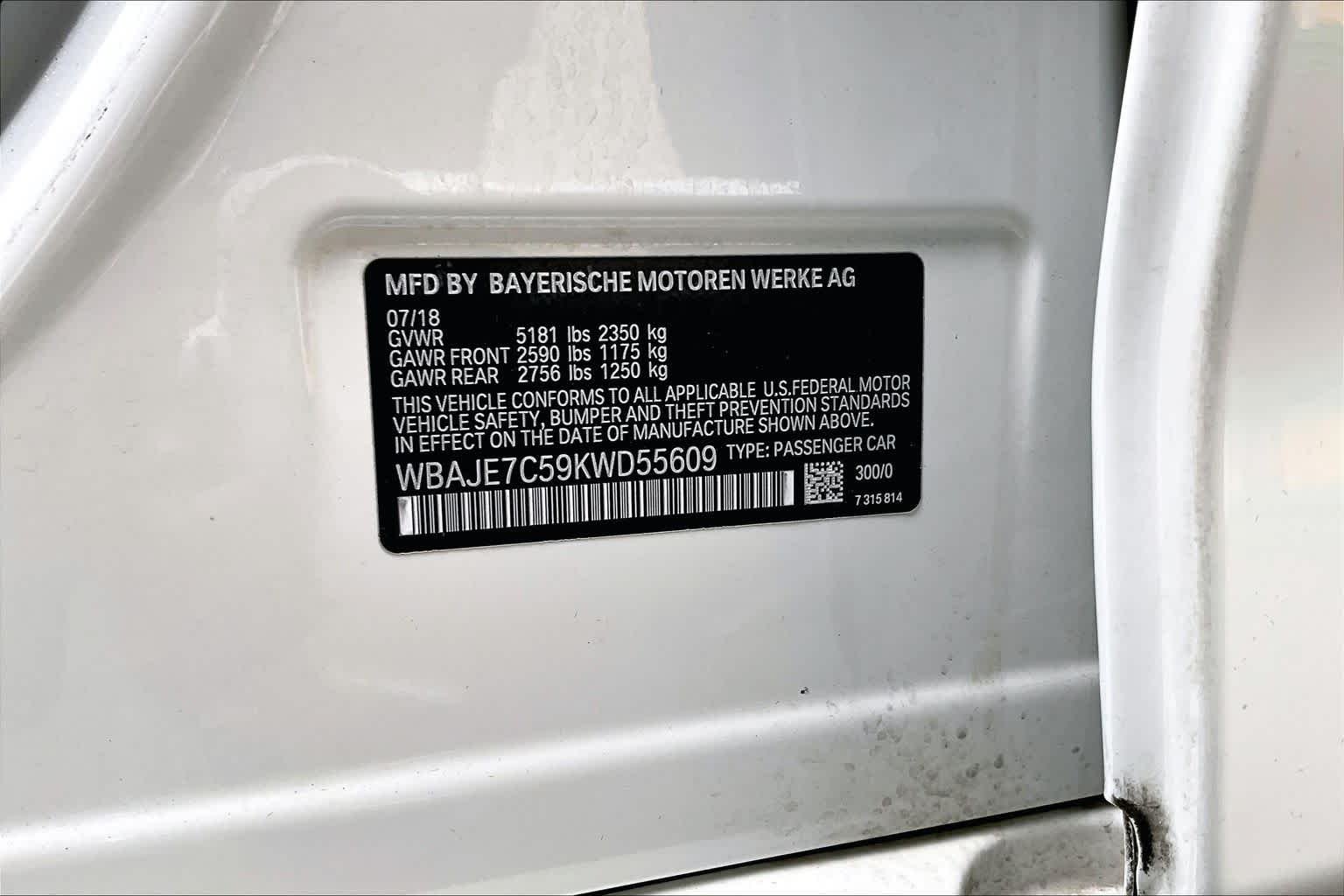 Used 2019 Alpine White BMW 540i xDrive image 34