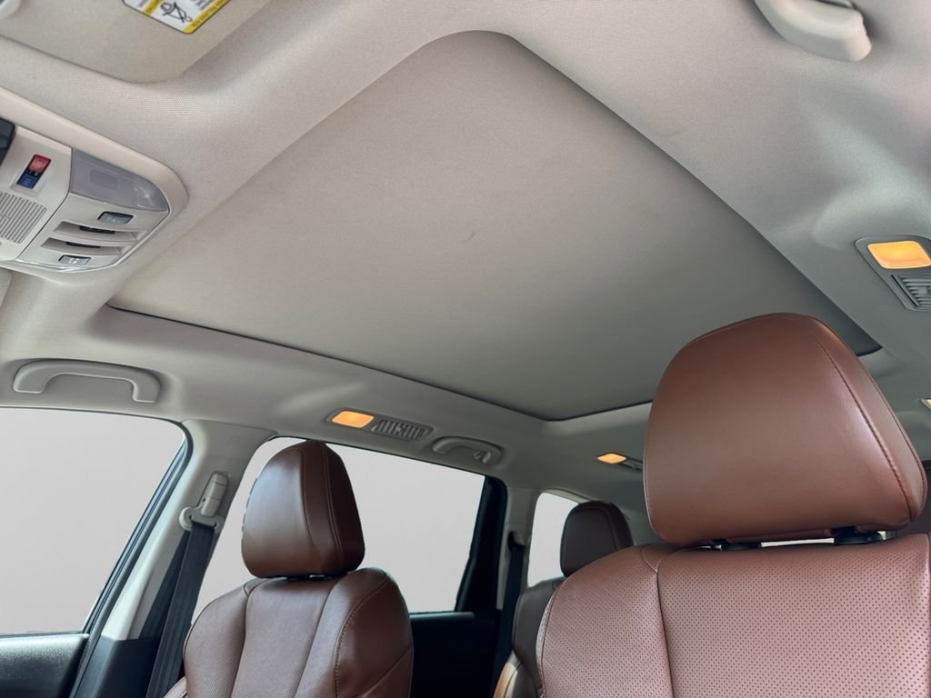 Used 2020 Crystal White Pearl Subaru Touring image 19