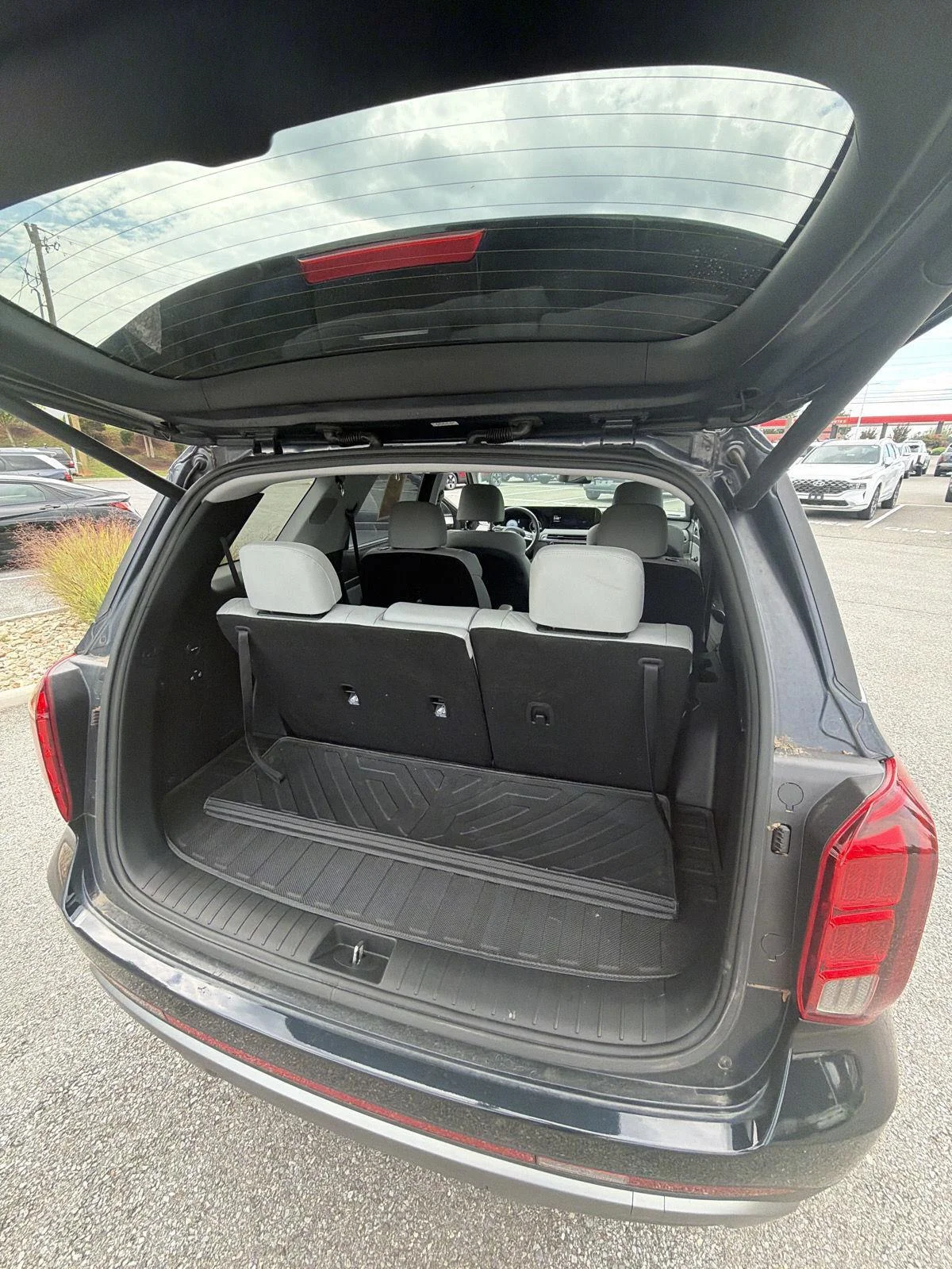 Used 2023 Moonlight Cloud Hyundai SEL image 20