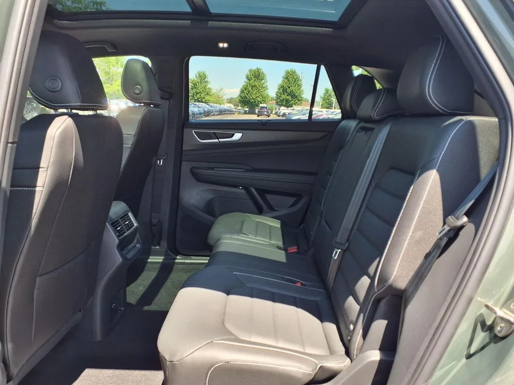 New 2026 Avocado Green Pearl Volkswagen 2.0T SEL image 21