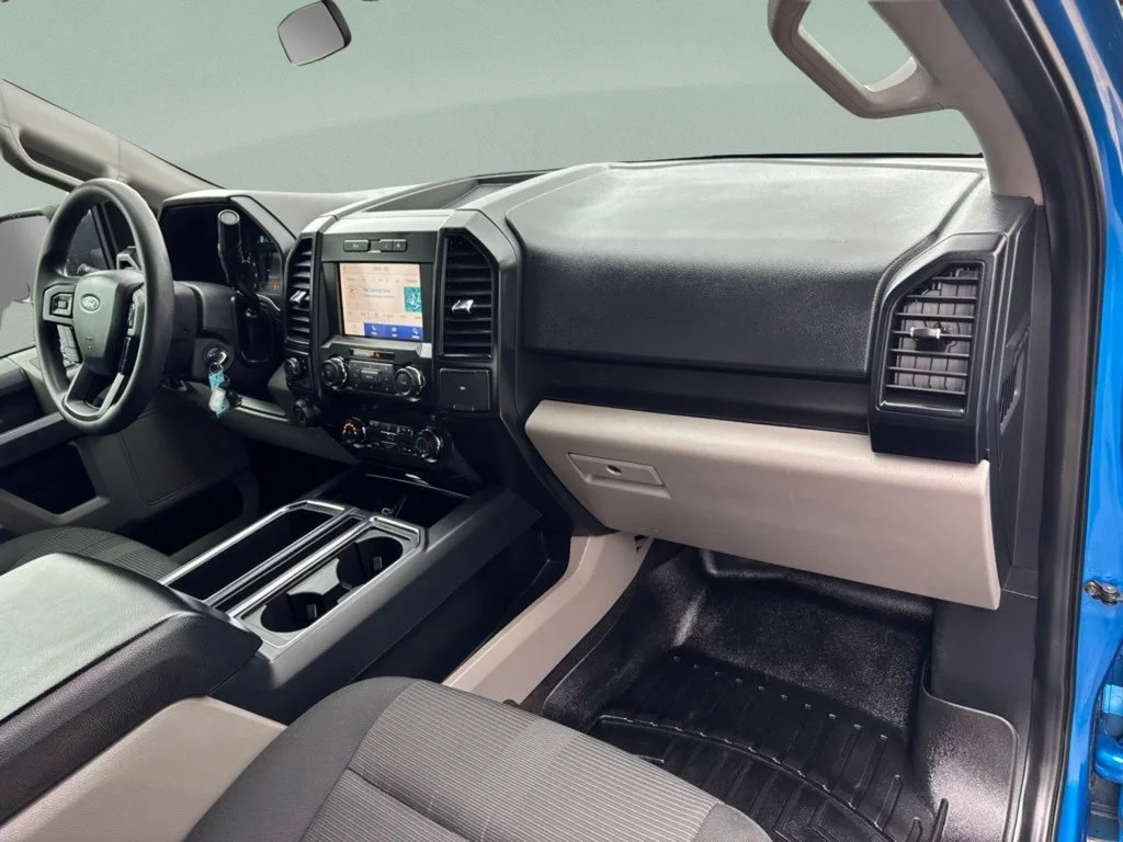 Used 2020 Blue Metallic Ford XL image 28