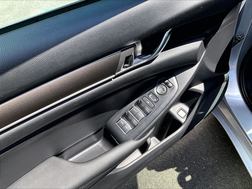 Used 2019 Silver Honda LX image 10