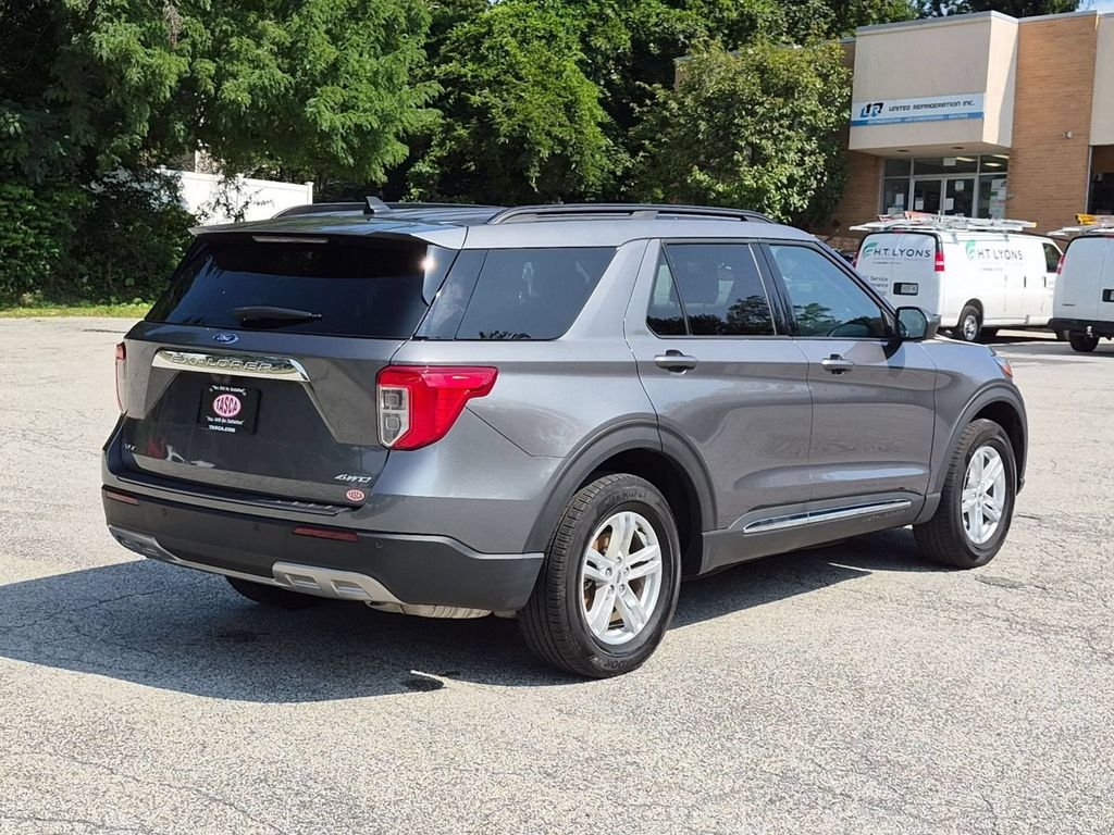 Used 2023 Gray Ford XLT image 3
