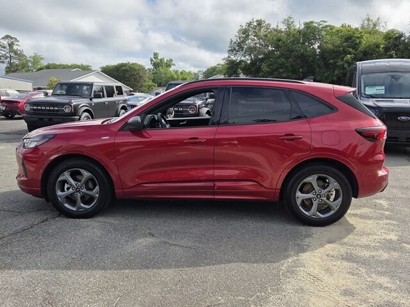 Used 2024 Rapid Red Metallic Tinted Clearcoat Ford ST-Line image 5