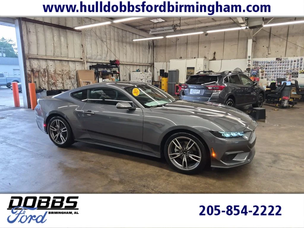 2025 Ford Mustang EcoBoost Fastback's photo