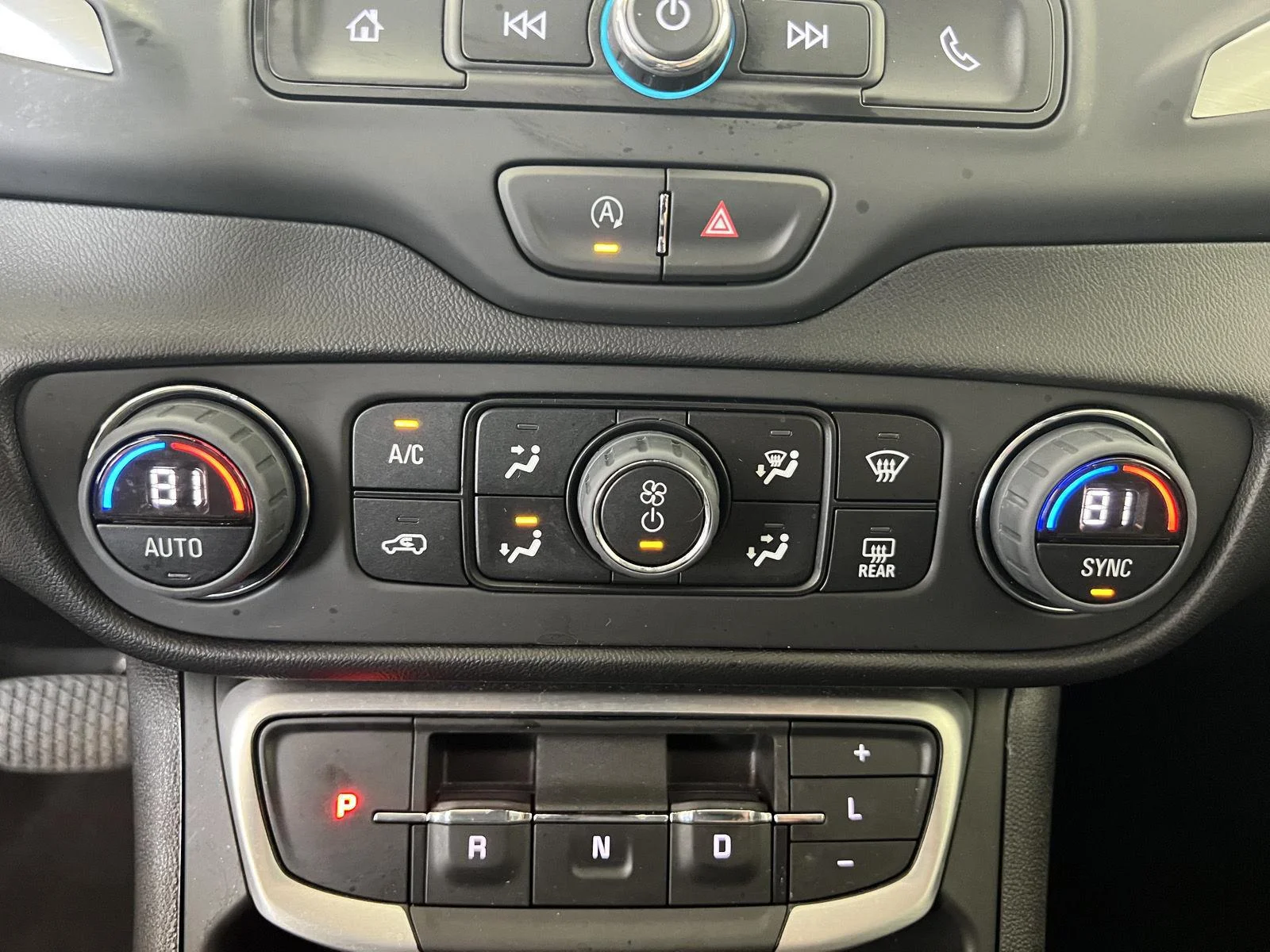Used 2024 Summit White GMC SLE image 15
