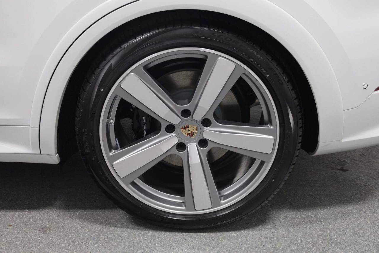 Used 2025 White Porsche GTS image 38