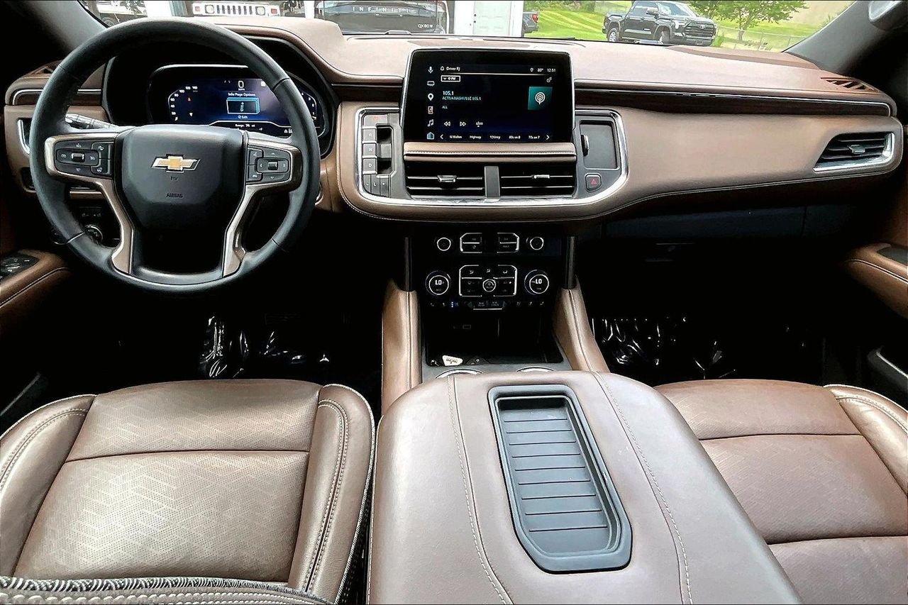 Used 2023 Summit White Chevrolet 4WD High Country image 9