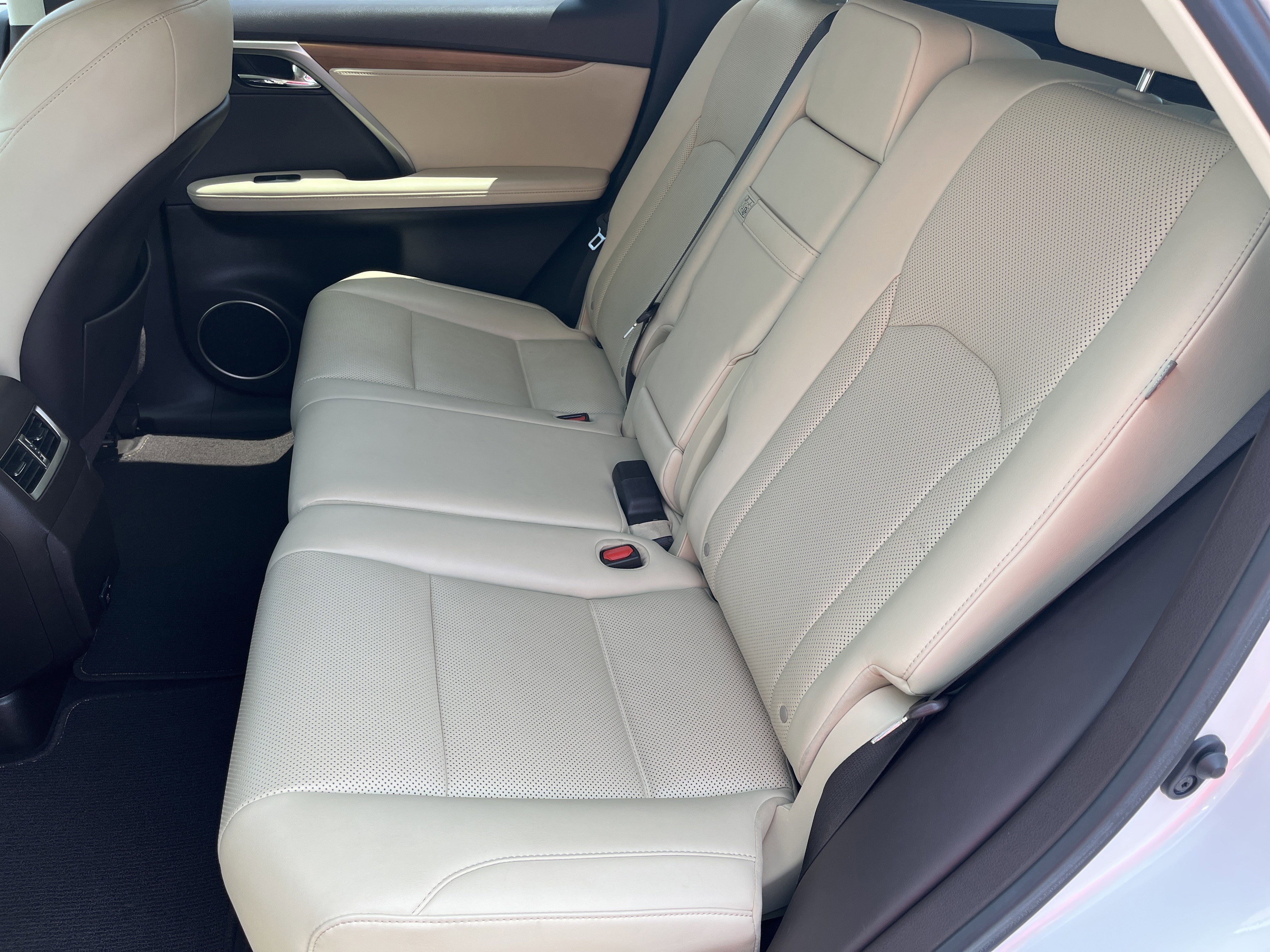 Used 2020 Eminent White Pearl Lexus RX 450h image 21