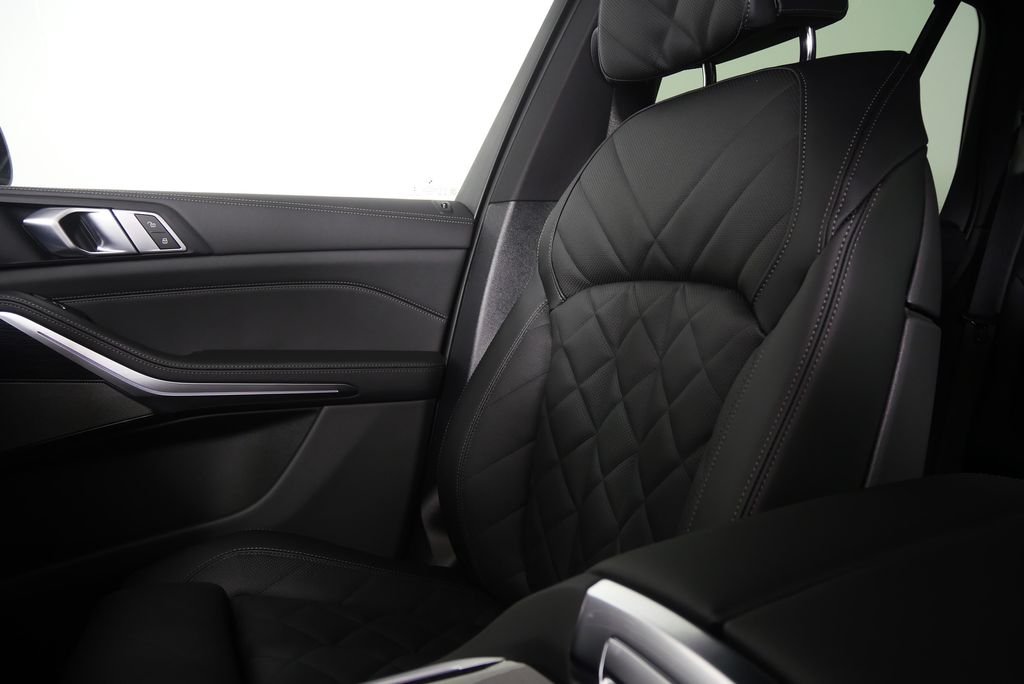 Used 2026 Carbon Black Metallic BMW sDrive40i image 23