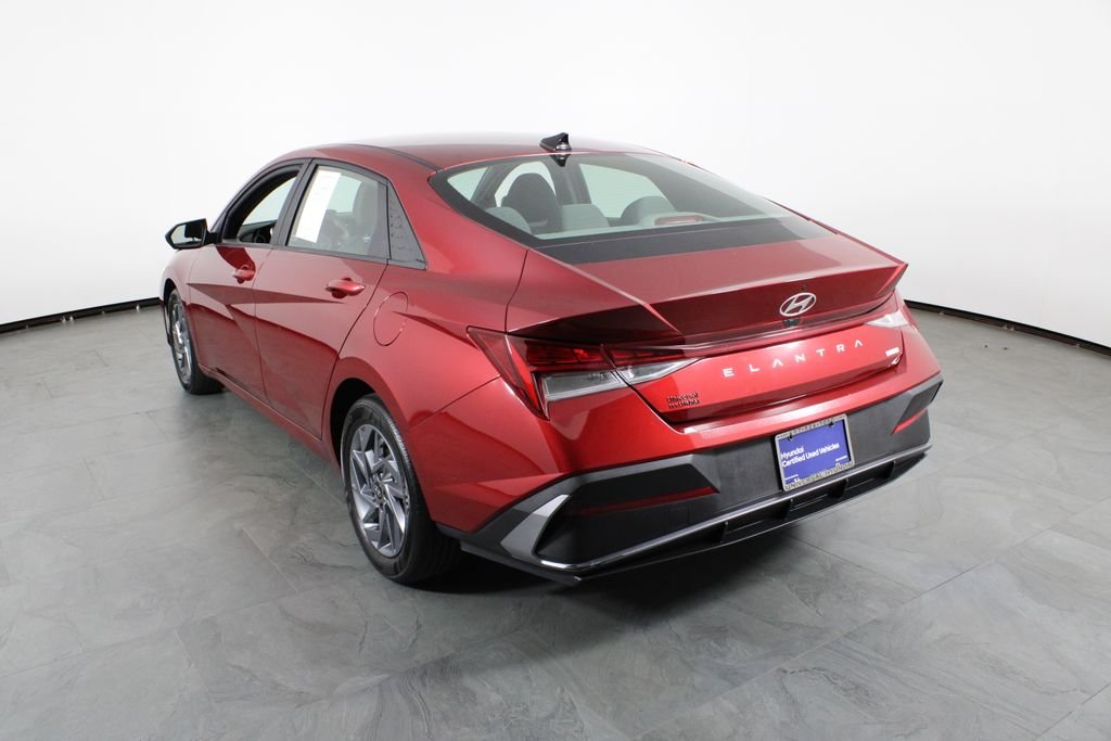 Certified Used 2024 Red Hyundai Blue image 16