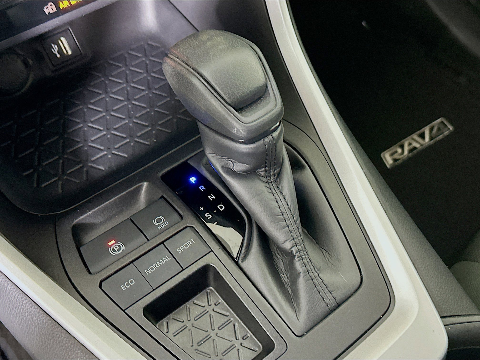 Used 2023 Ice Toyota XLE image 21