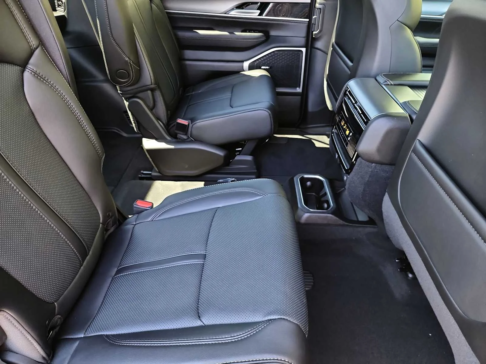 New 2026 Baltic Gray Metallic Clearcoat Jeep  image 17