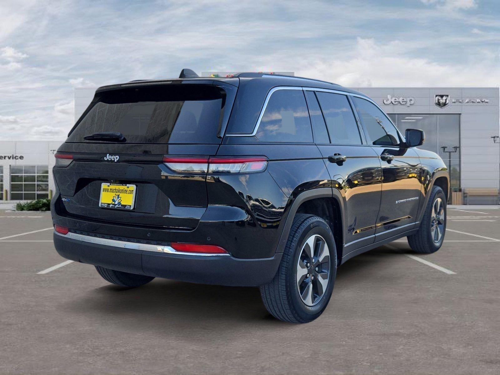 Used 2022 Black Jeep BASE image 5