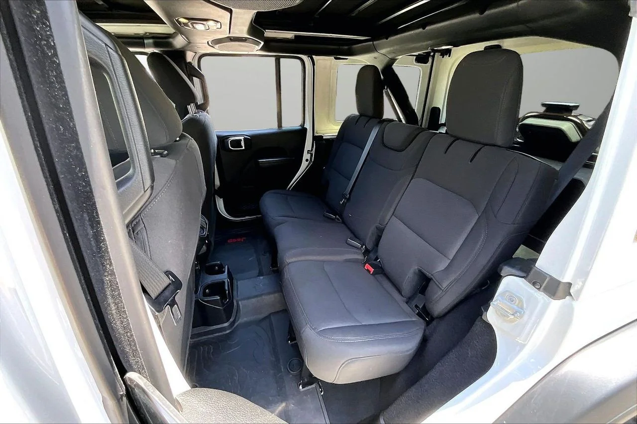 Used 2022 White Jeep Sport S image 22
