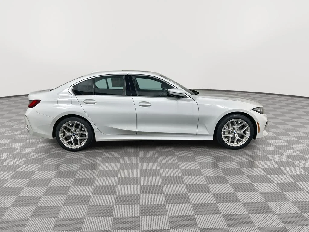 Used 2025 White BMW 330i image 9