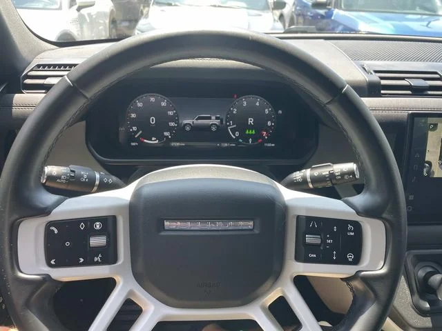 2025 Land Rover Defender S - Photo 27