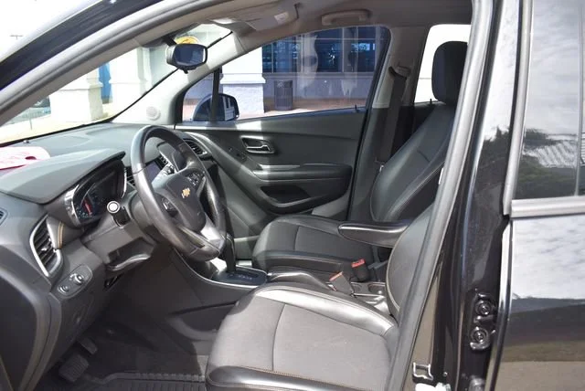 Used 2022 Mosaic Black Metallic Chevrolet LT image 18