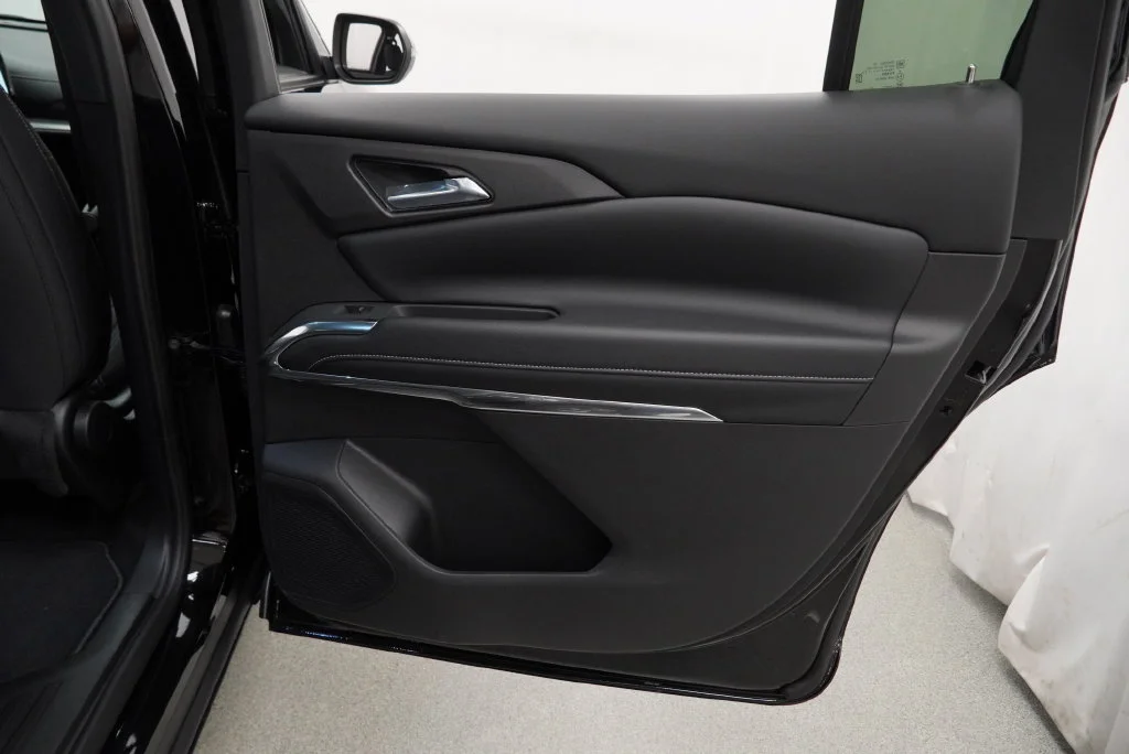 New 2027 Mosaic Black Metallic Chevrolet LT image 26