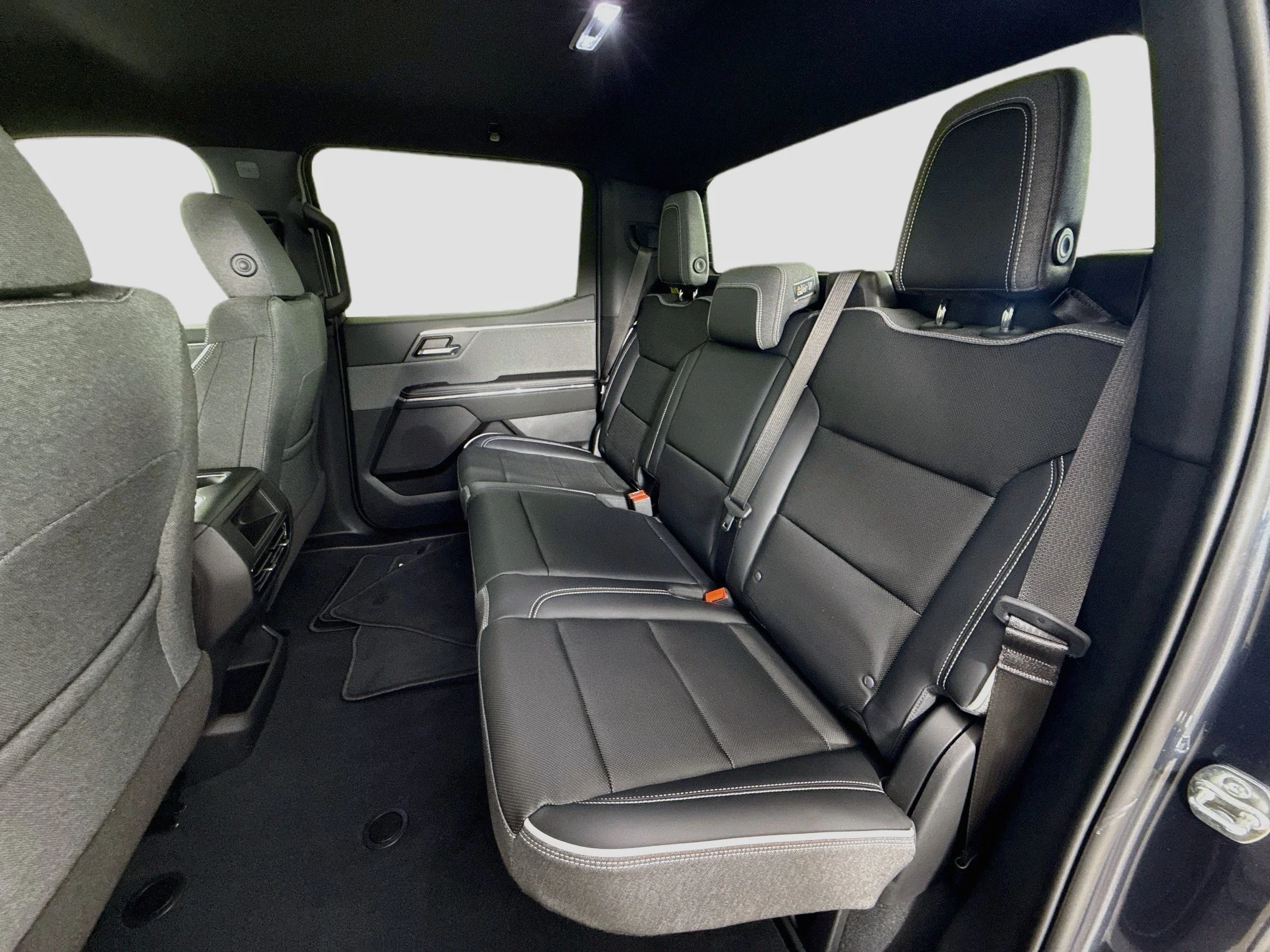 Used 2026 Deep Ocean Metallic GMC Elevation Standard Range image 26