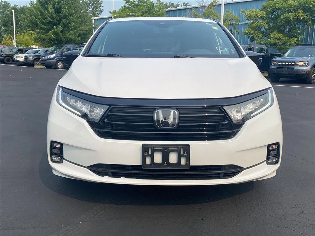 Used 2023 Platinum White Pearl Honda Sport image 8