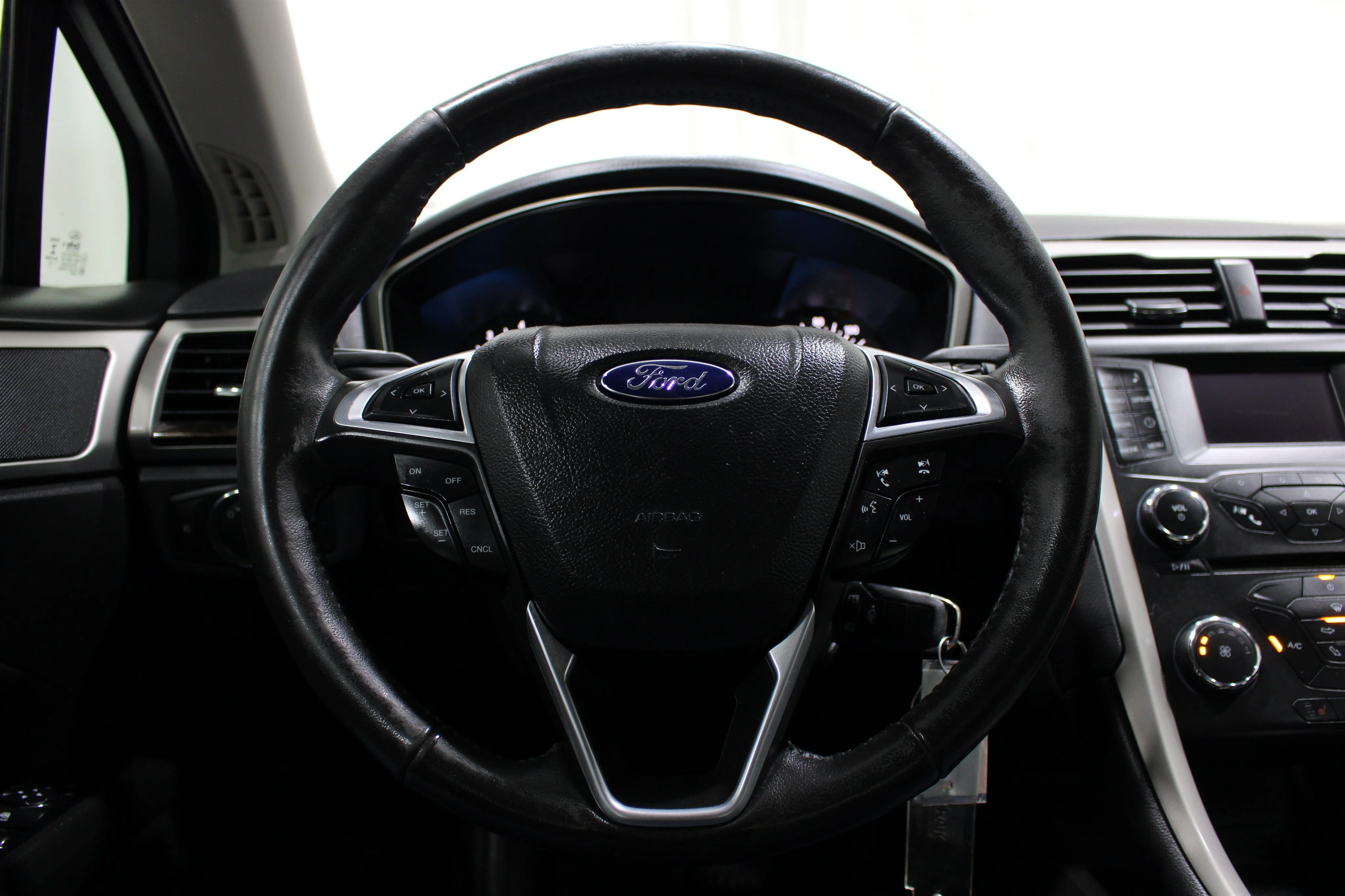 2016 Ford Fusion SE - Photo 10