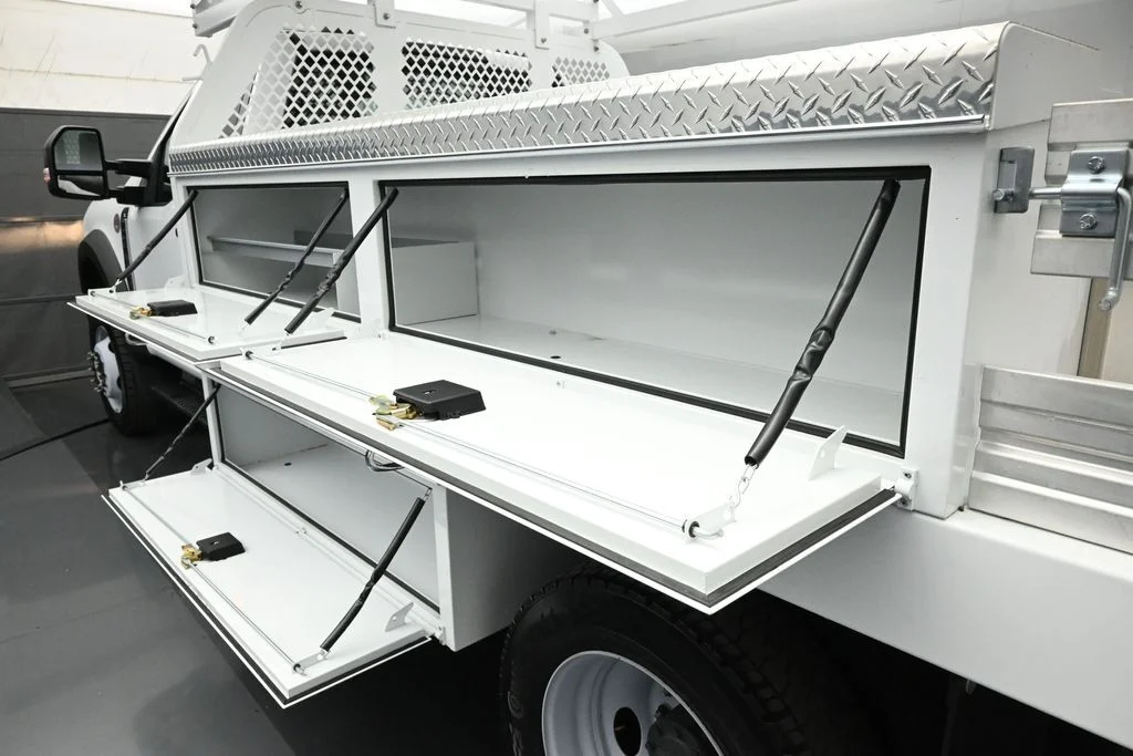 New 2025 Oxford White Ford XL image 17