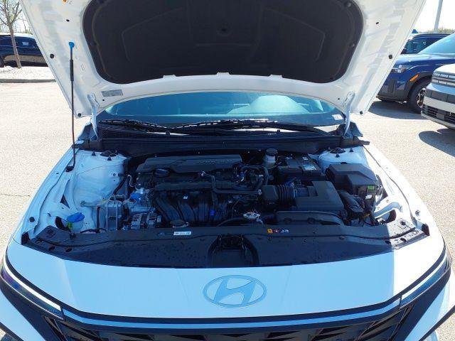 New 2026 White Hyundai SEL Sport image 14