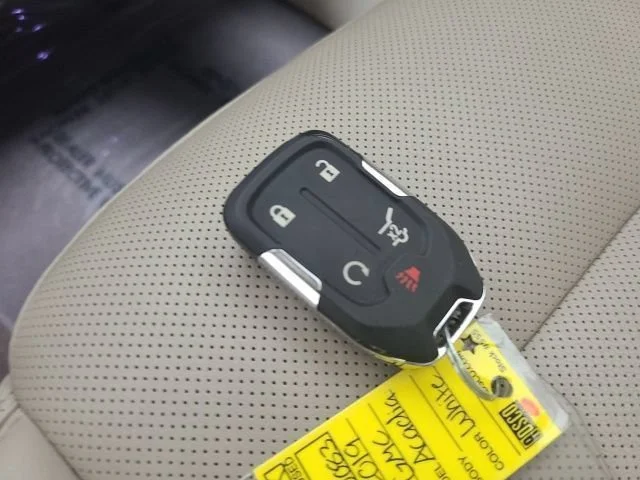 Used 2019 White Frost Tricoat GMC Denali image 33