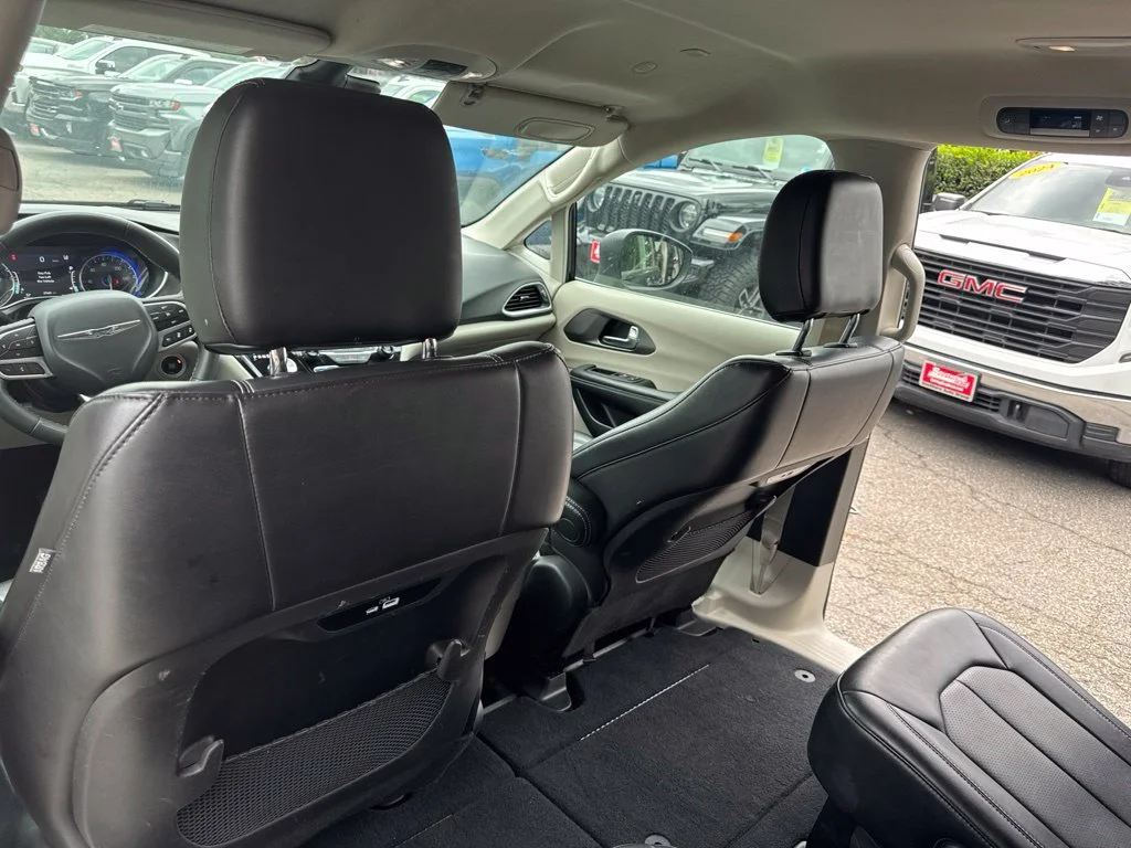 Used 2023 Blue Chrysler Touring L image 13