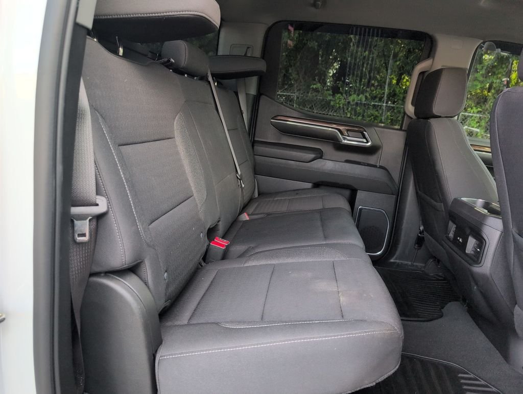 Used 2023 White Chevrolet LT image 27