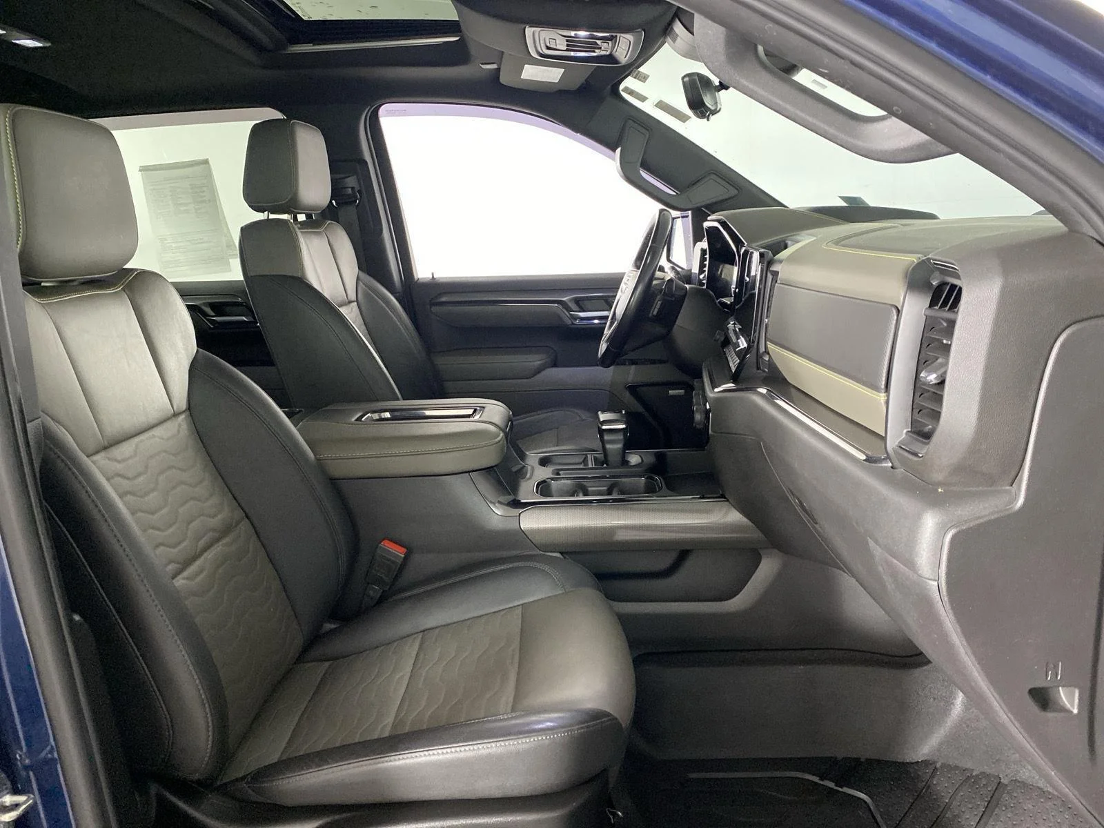 Used 2022 Northsky Blue Metallic Chevrolet ZR2 image 29