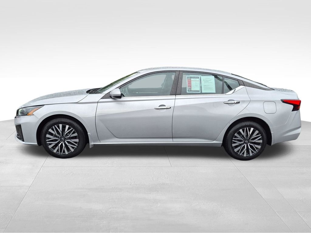 Certified Used 2023 Brilliant Silver Metallic Nissan 2.5 SV image 13