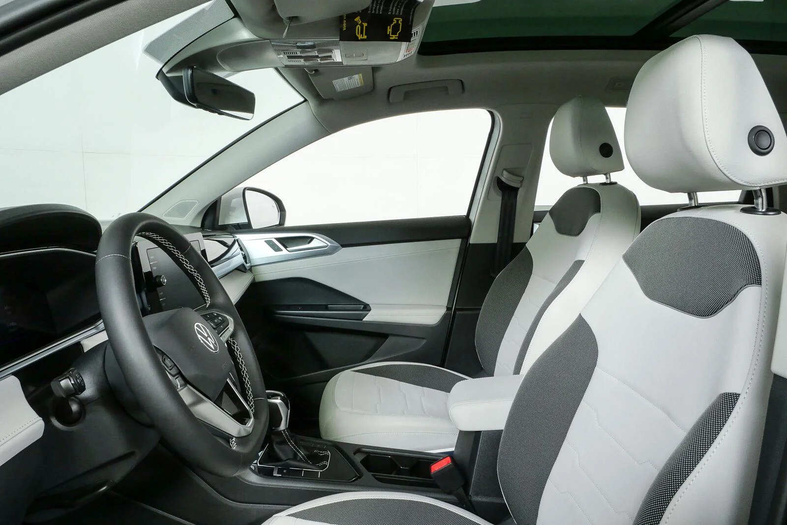 New 2026 Pure White Volkswagen SE image 5
