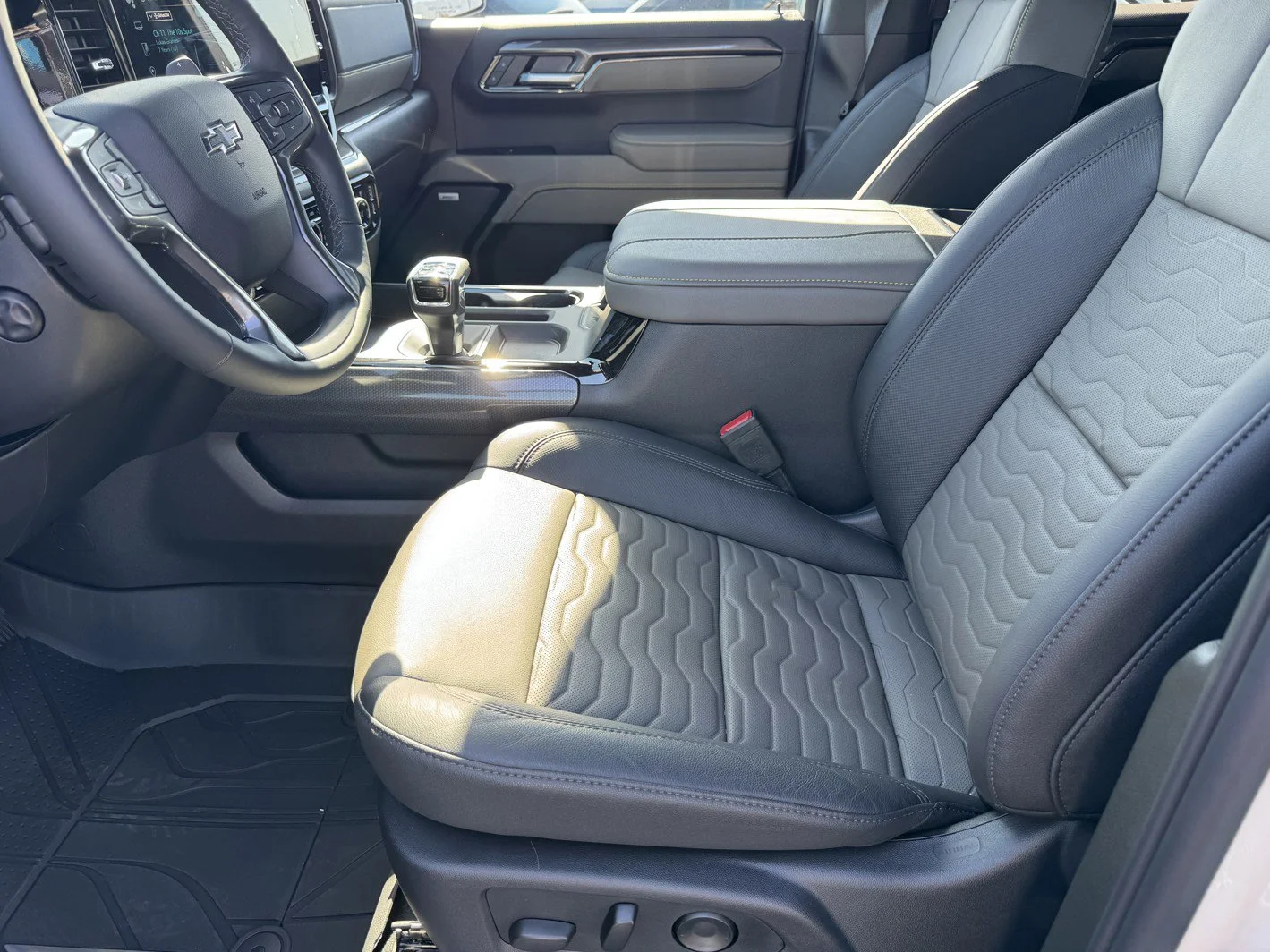 2026 Chevrolet Silverado 1500 ZR2 - Photo 16