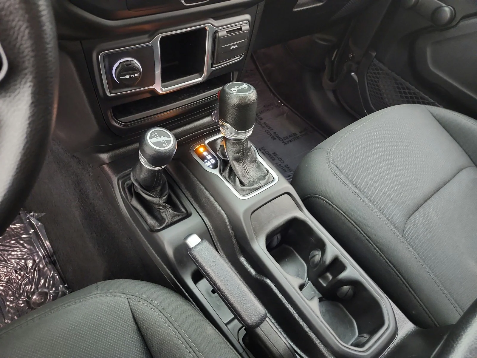 Used 2018 Granite Crystal Metallic Clearcoat Jeep Sport image 12