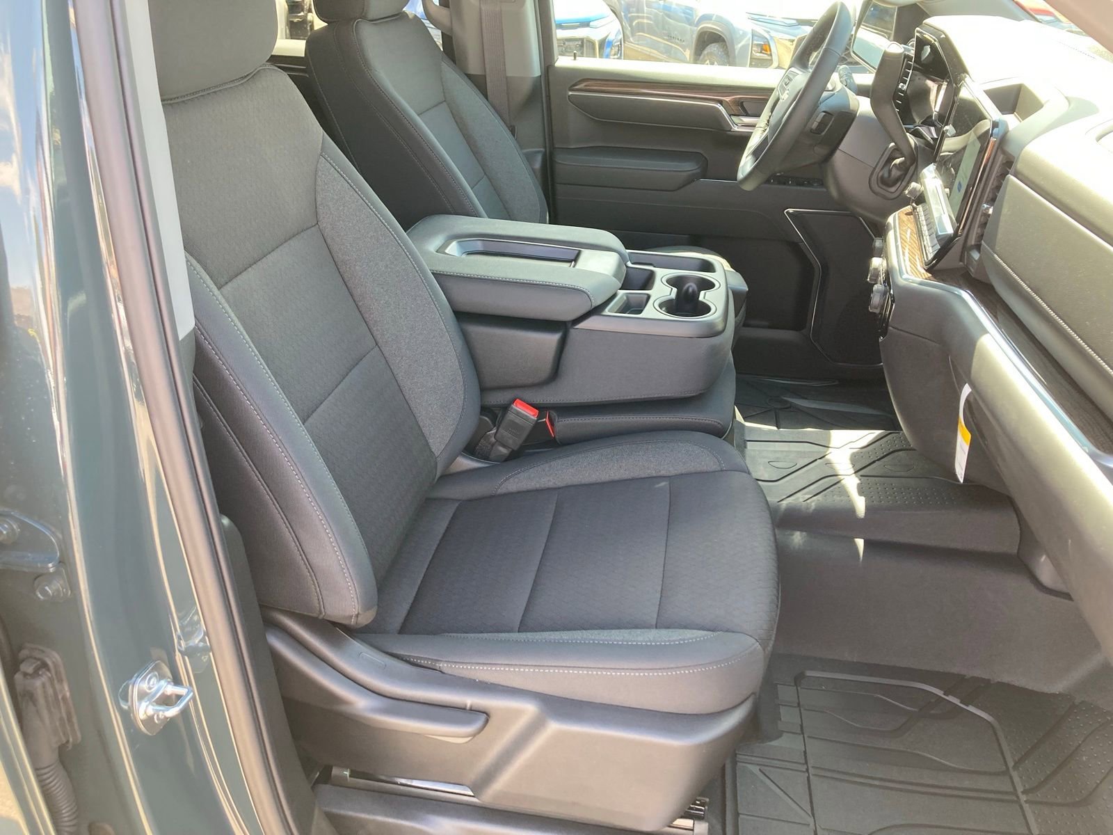 2025 Chevrolet Silverado 1500 LT - Photo 35
