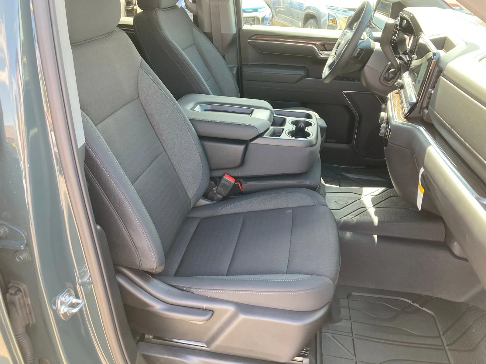 2025 Chevrolet Silverado 1500 LT - Photo 35