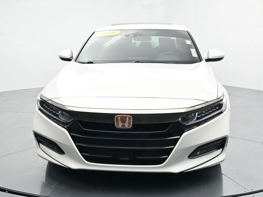 Used 2019  Honda Sport 2.0T image 2
