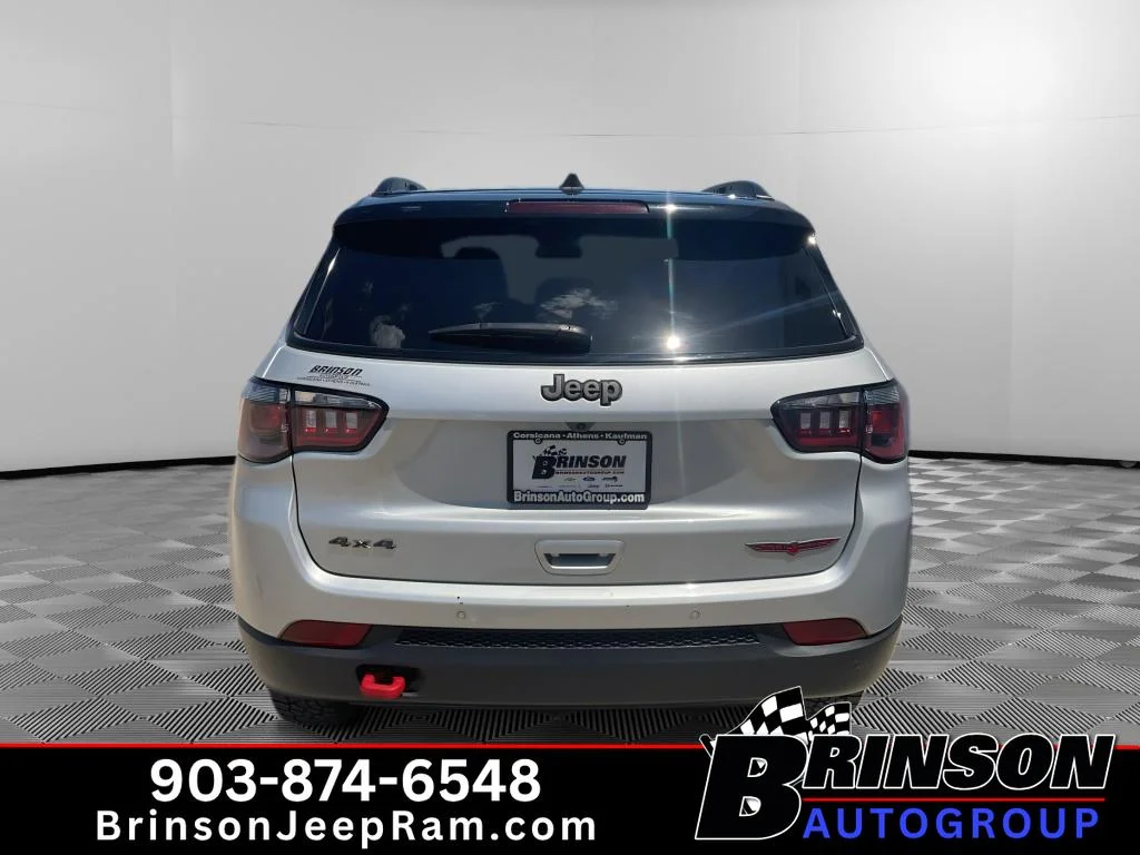 Used 2025 Silver Zynith Metallic Clearcoat Jeep Trailhawk image 6