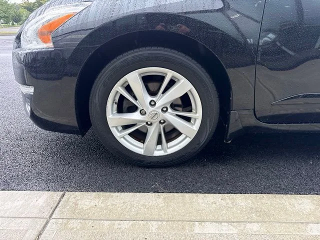 Used 2014 Black Nissan 2.5 SV image 9