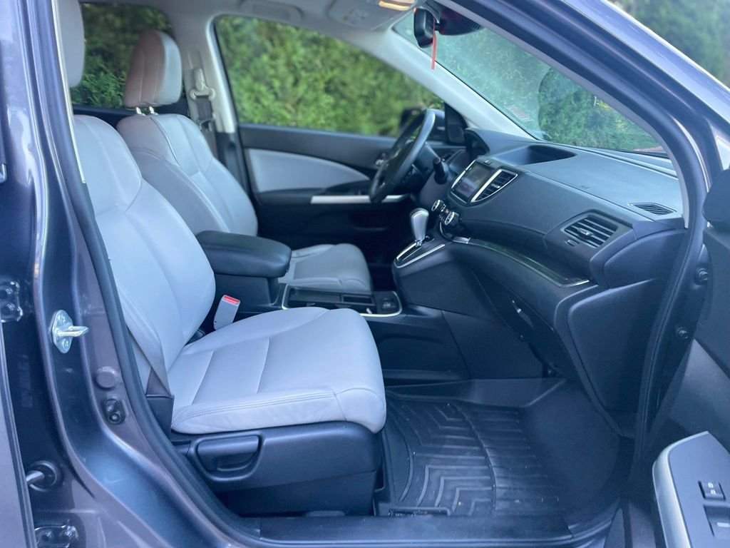 Used 2016 Modern Steel Metallic Honda Touring image 22