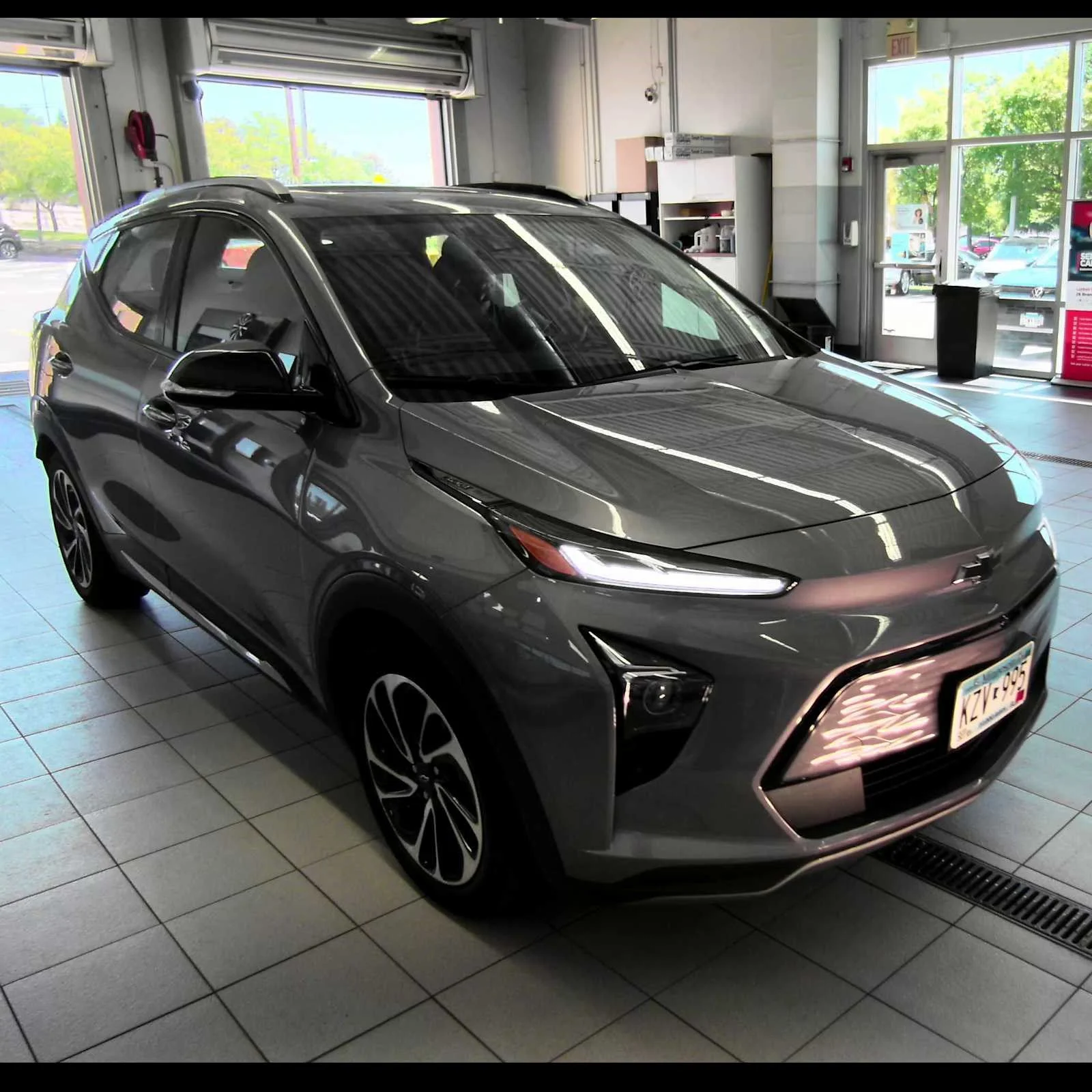 Used 2023 Chevrolet Bolt EUV Premier with VIN 1G1FZ6S05P4183794 for sale in St. Louis Park, MN