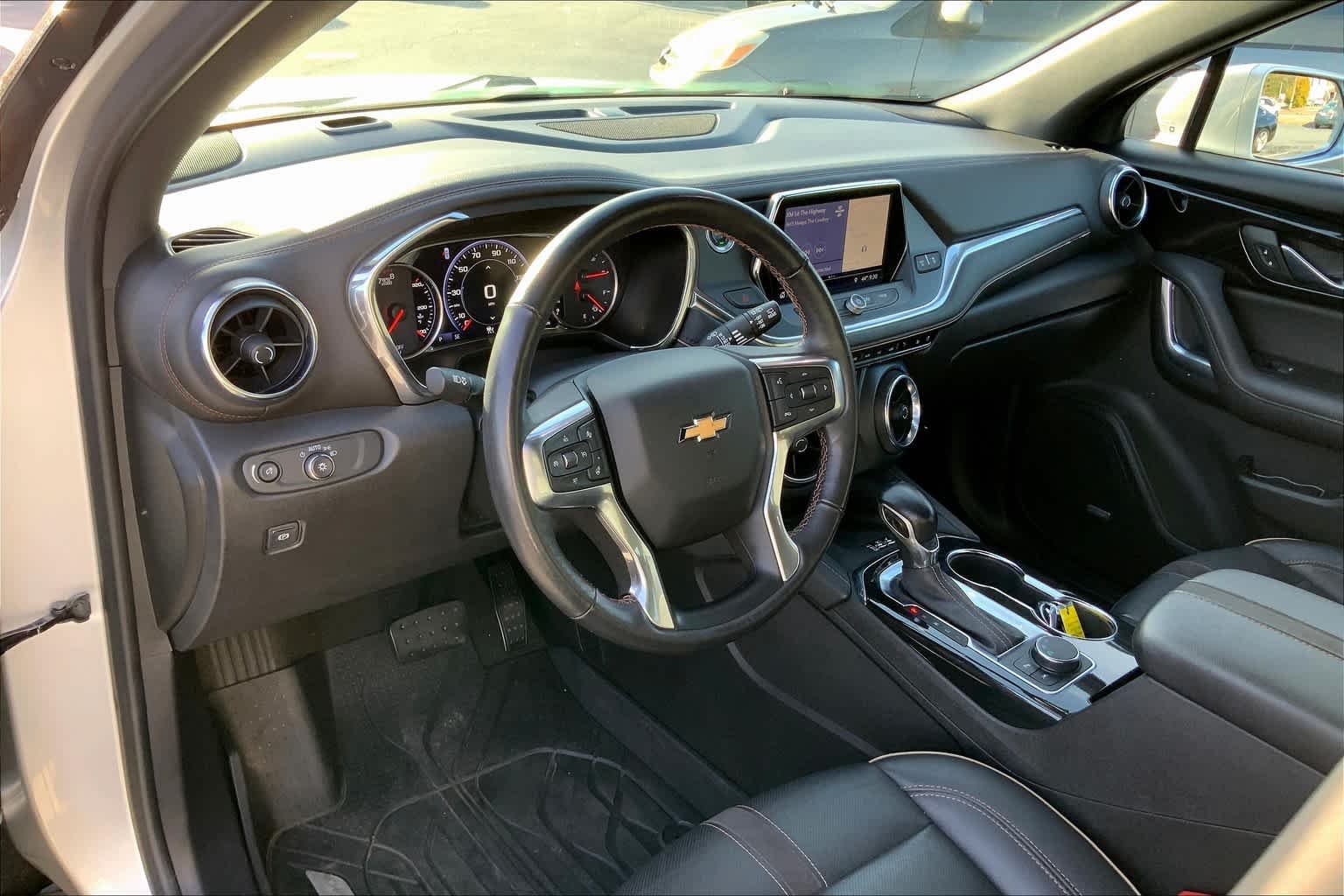 Used 2019 Silver Ice Metallic Chevrolet Premier image 17
