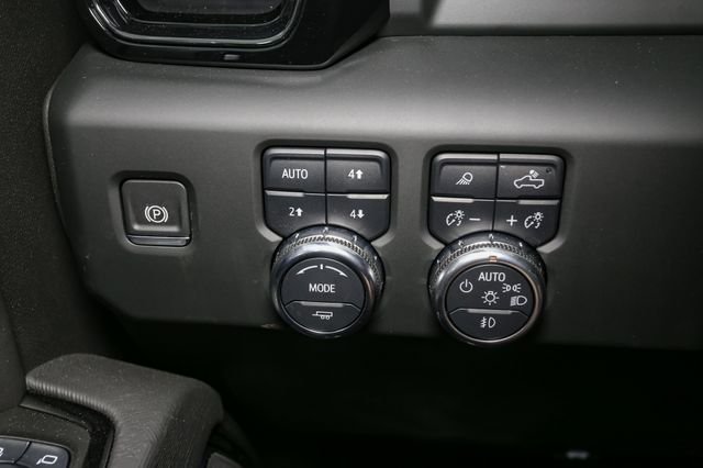 Used 2024 White GMC AT4X image 38