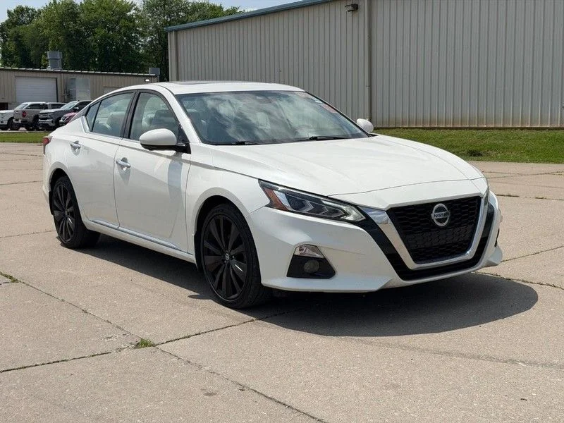 2019 Nissan Altima 2.5 Platinum AWD's photo