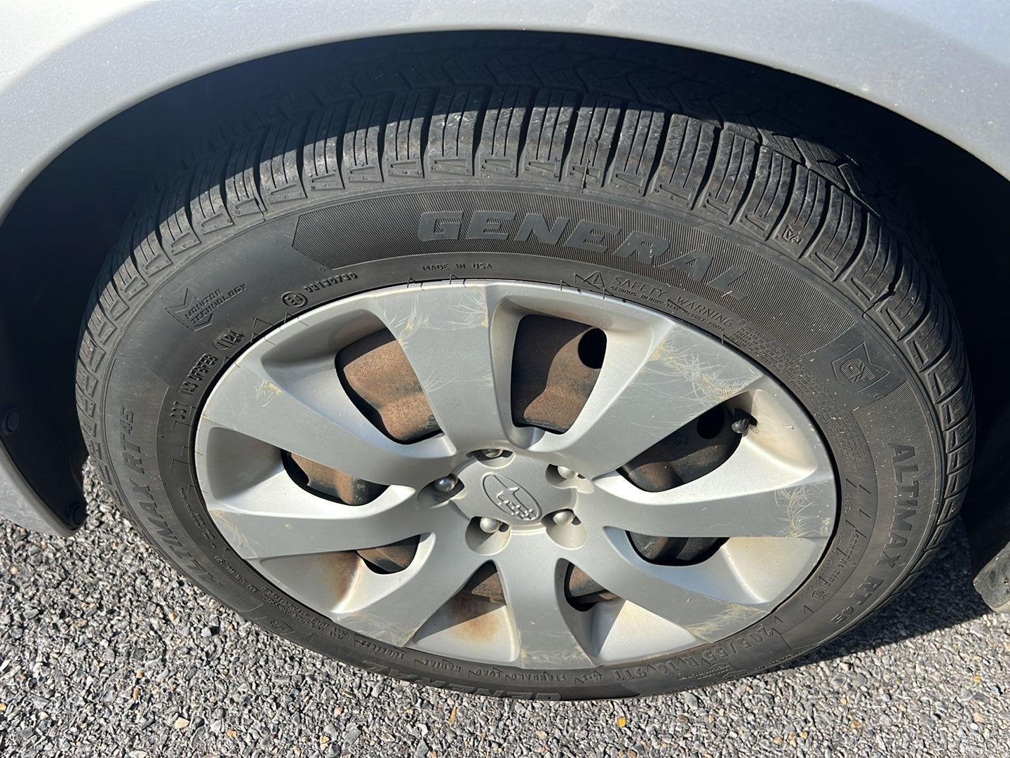 Used 2011 Spark Silver Metallic Subaru 2.5i image 7